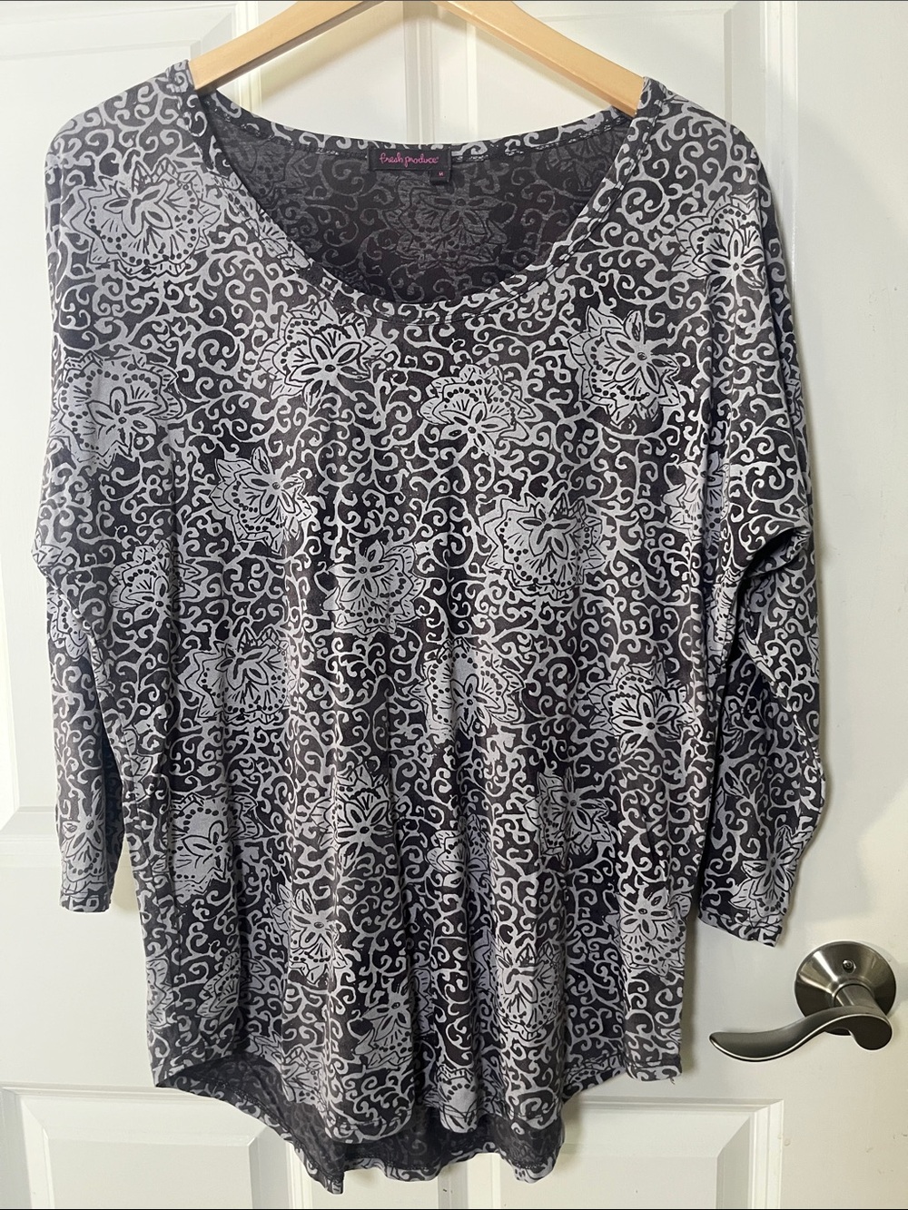 Fresh Produce Gray Floral Top - medium, long sleeve, oversized, scoop, gray